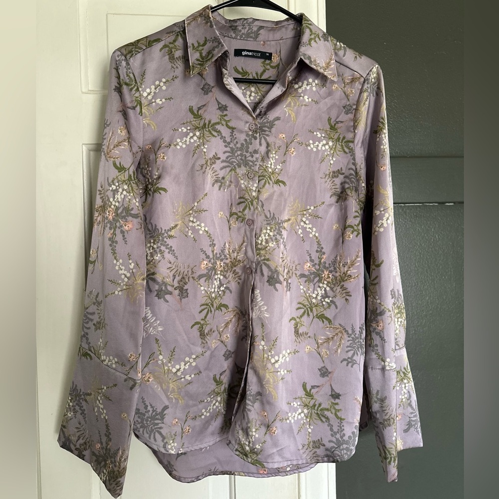 Gina Tricot Purple Floral Silky Button Down Blouse Bell Sleeve Top Feminine Boho